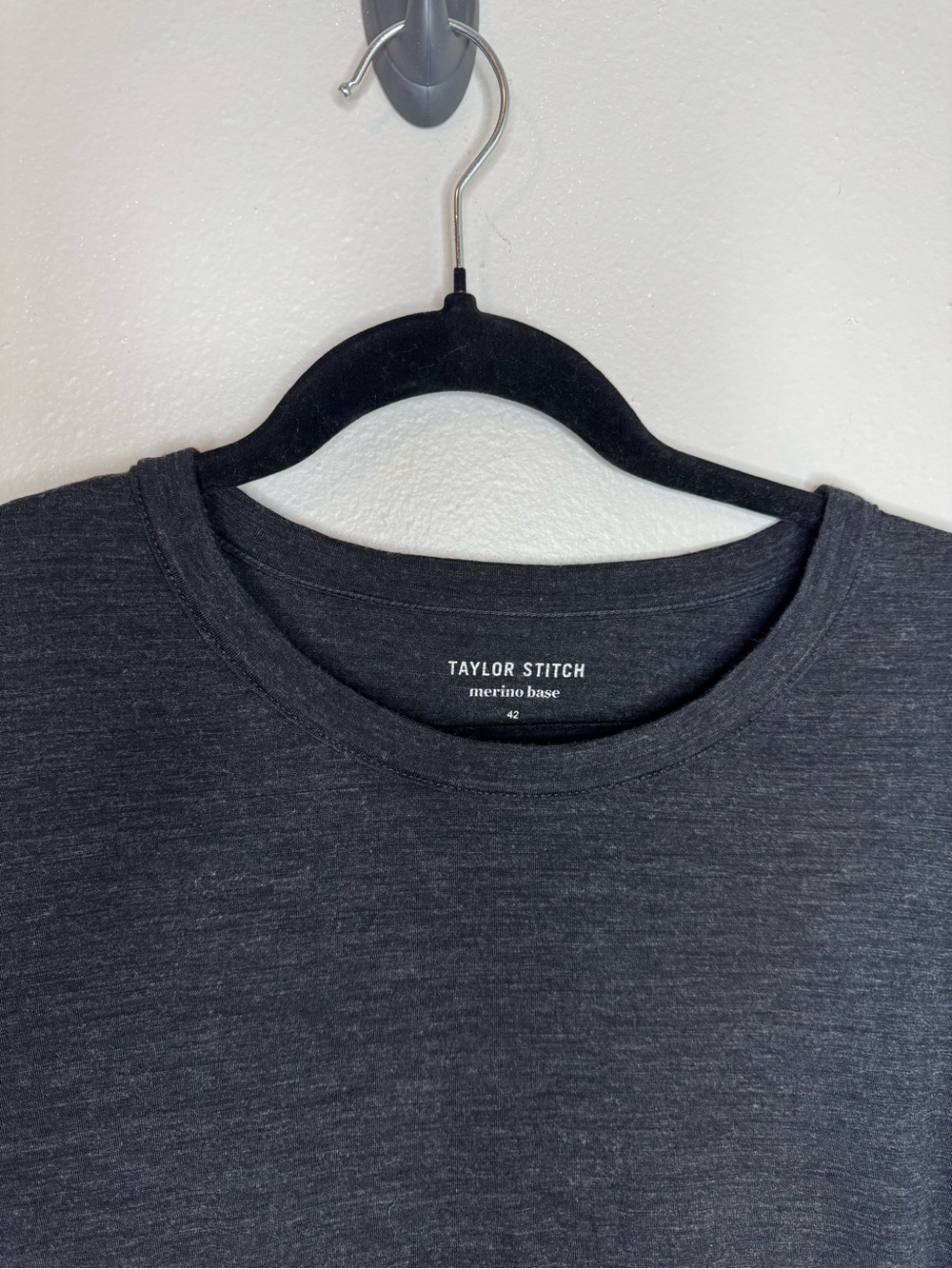 Taylor Stitch Merino Long Sleeve Tee Shirt Heather Black Mens 42 Base Layer - Picture 3 of 8